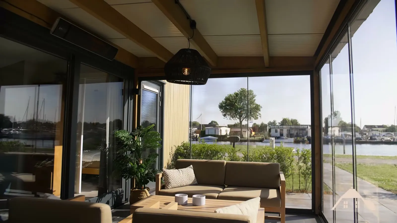 Friese Meren Villa's — brand video — frame 3